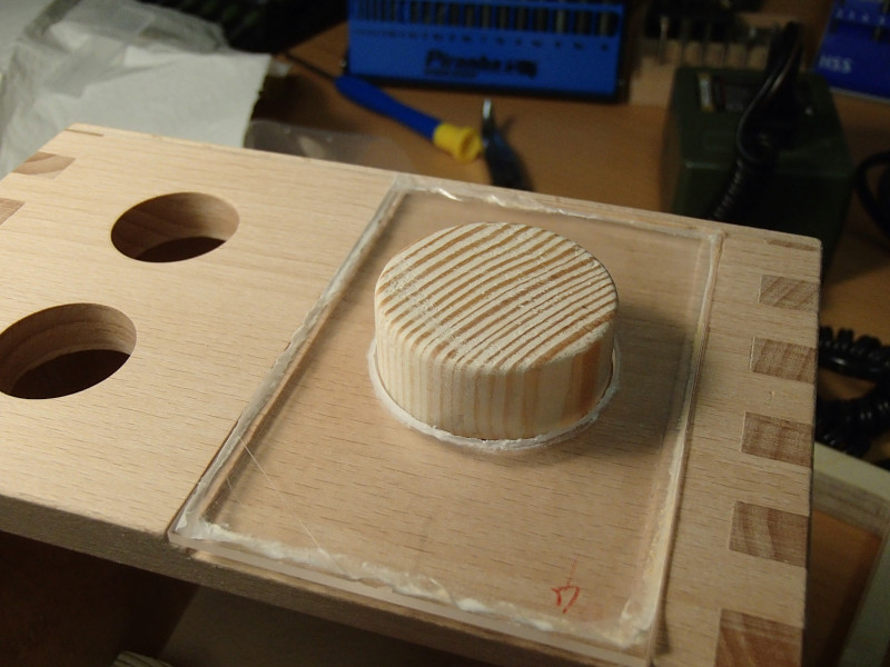 Socket on housing (2)
